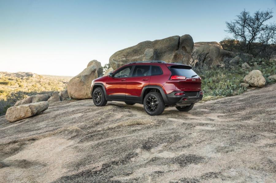  Jeep Cherokee 2014 года  (фото 47 из 88)